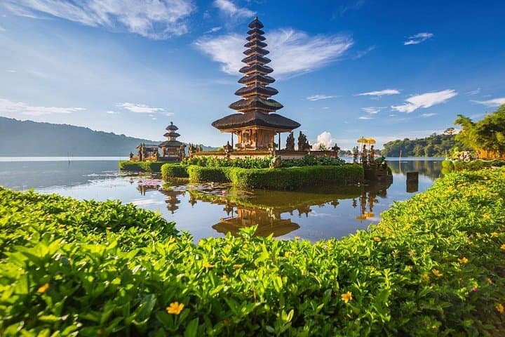 North Bali Day Tour: Ulun Danu, Jatiluwih Rice Terraces & Banyumala Waterfall