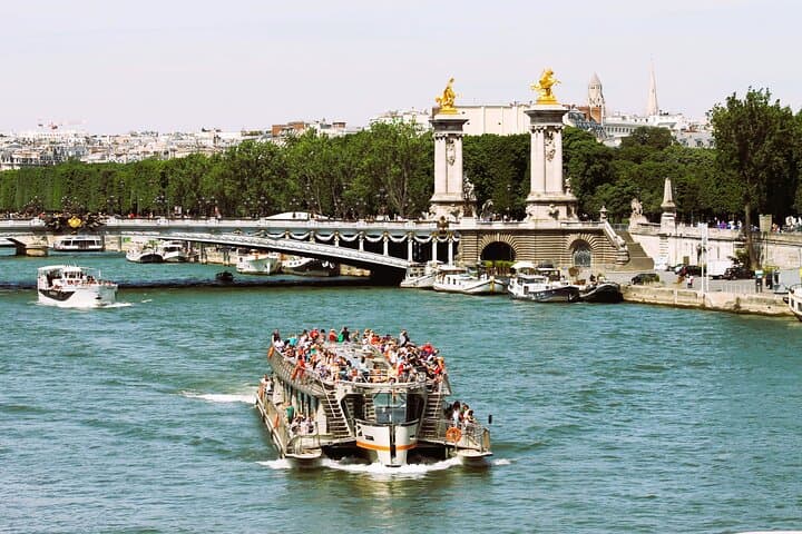 Versailles Palace & Gardens Skip-the-Line Guided Tour with Seine River Cruise photo 4