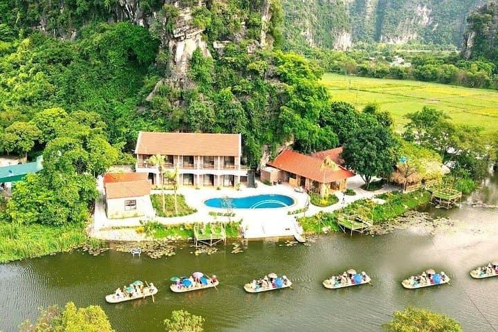 Ninh Binh to Hạ Long: 2-Day Trang An, Mua Cave & Bay Cruise (1 Night) photo 1