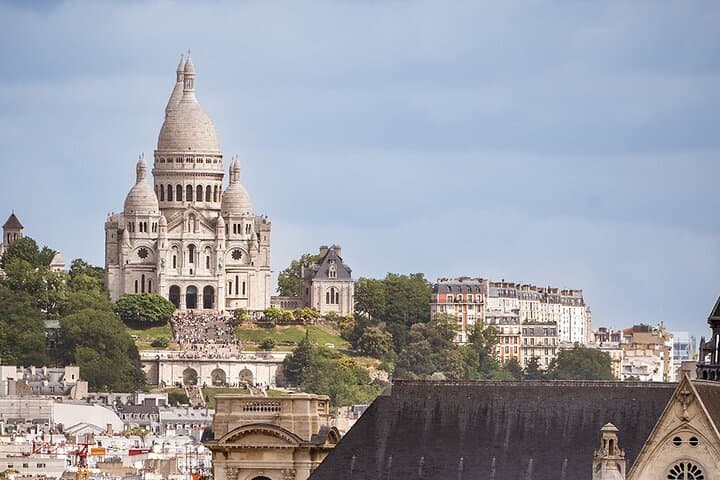 Half-Day Walking Tour: Unseen Sights of Paris — Montmartre to the Louvre photo 4