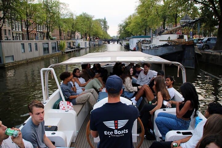 Amsterdam New Electric Canal Cruise with Local Skipper photo 4
