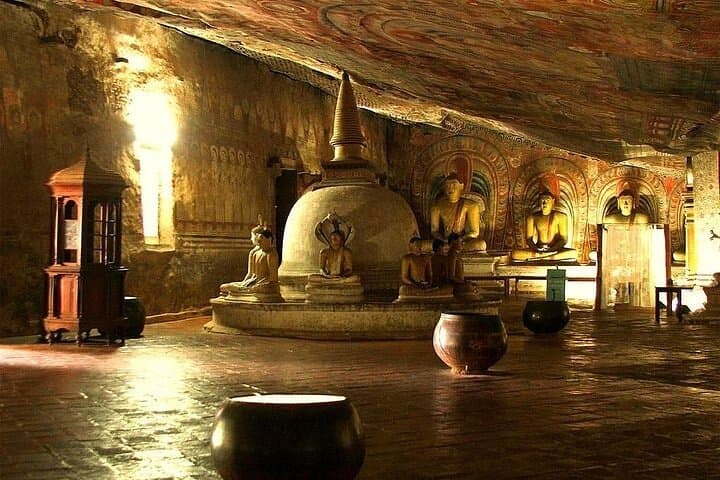 Sigiriya & Dambulla Day Tour: Climb Lion Rock and Visit the Dambulla Cave Temples photo 3