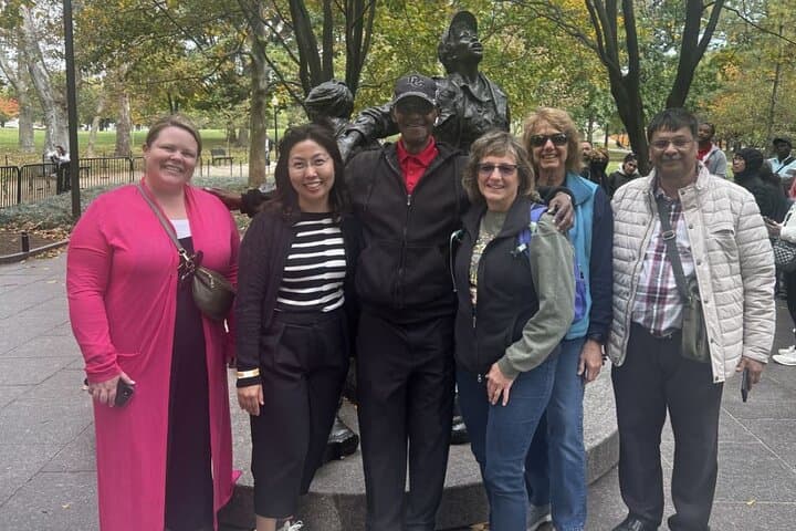 Deluxe Small-Group DC Tour: Open-Top & Glass Convertible Bus with National Archives Access photo 4