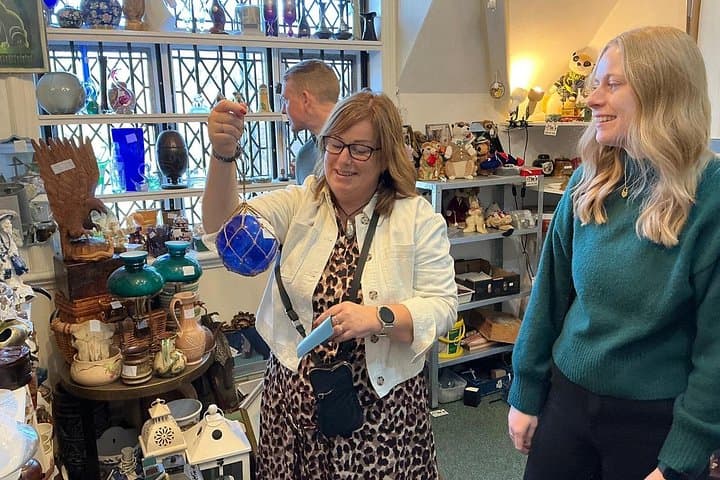 Arundel Foraging Antiques Walking Tour: Expert-Led Vintage Hunt & Afternoon Tea