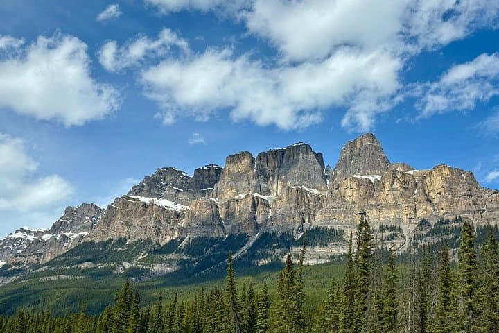 Private Tour: Calgary to Lake Louise and Moraine Lake Day Trip photo 2