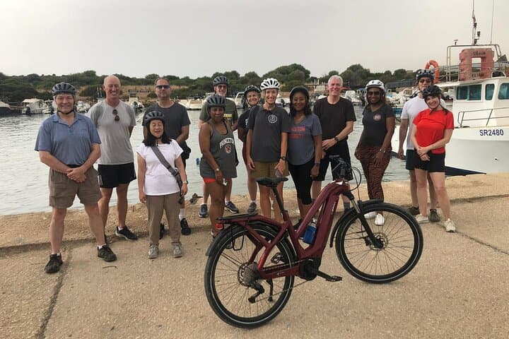 Siracusa Coastal E‑Bike Tour: Ortigia Views, Plemmirio Lighthouse & Ognina Harbor photo 3