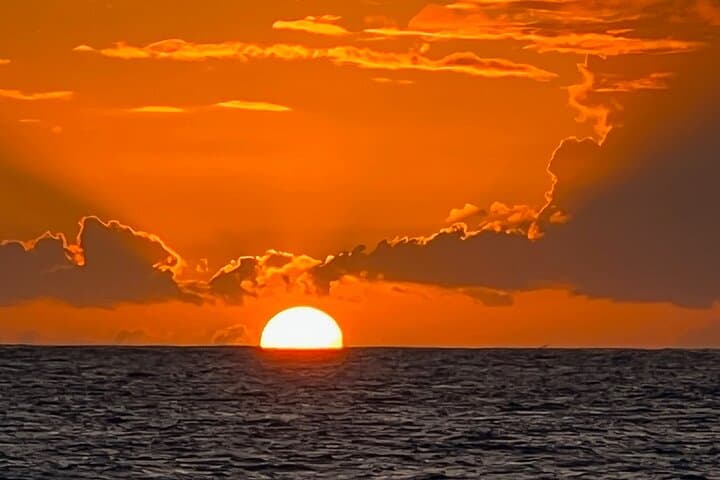 Waikiki Sunset Cruise: Golden Hour Cocktail Cruise from Kewalo Basin photo 4