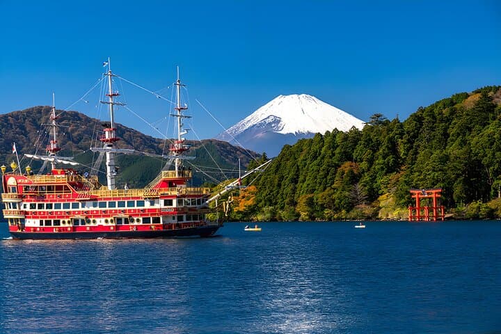 Hakone Private Customized Day Tour — Tailored Lake Ashi, Owakudani & Open-Air Museum photo 3