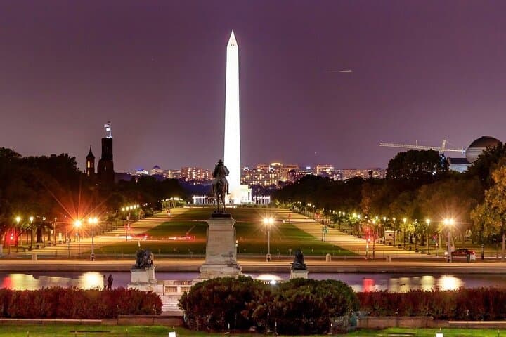 Private DC Monuments by Moonlight: Night Tour of the National Mall photo 4