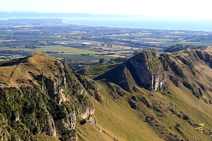 Napier Art Deco, Te Mata Peak & Vineyard Wine Tasting Shore Excursion photo 2