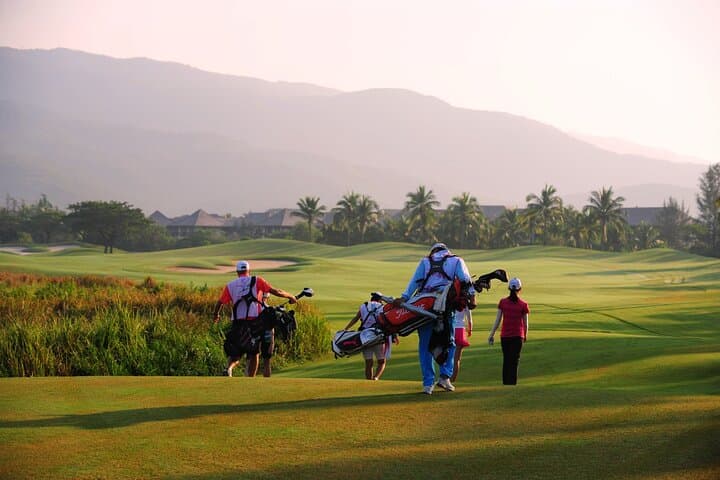 Tee Off at Sanya Yalong Bay Golf Club: 18-Hole Tee Time Guide photo 2