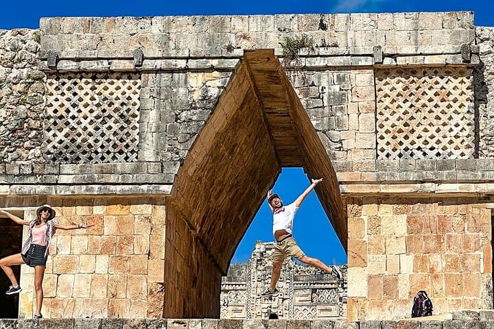 luxury-10-day-mexico-honeymoon-itinerary-ruins-cenotes-beach photo 4