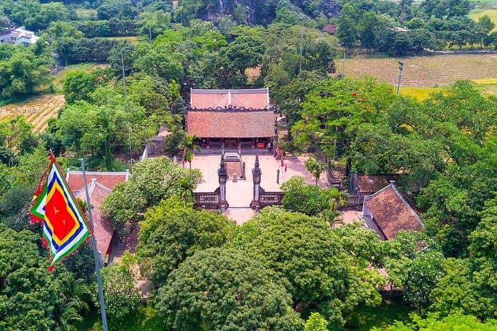 Private Luxury Day Tour from Hanoi: Quang Phu Cau, Tam Coc & Hoa Lu photo 2