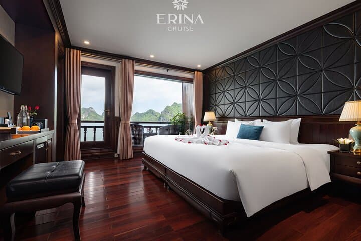 Luxury 2-Day Lan Ha & Ha Long Bay Cruise from Ninh Binh photo 5