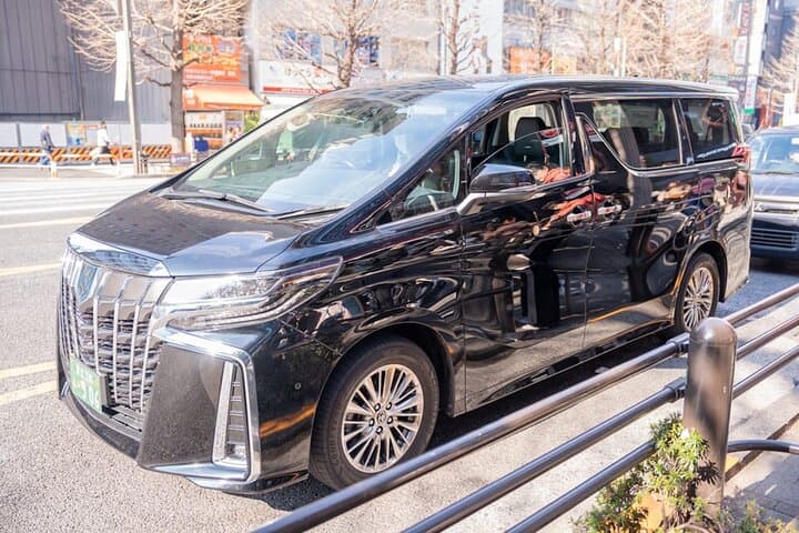 One-Day Tokyo Highlights Private Car Tour — Meiji, Tsukiji & Tokyo Tower photo 3