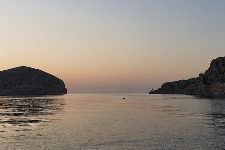 Sunset Boat Tour of the Andratx Coast: Dragonera, Snorkeling & Pizza at Sea