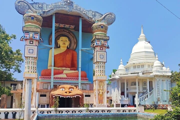 Full-Day Negombo and Colombo Highlights: Fish Market, Temples & Parks photo 4