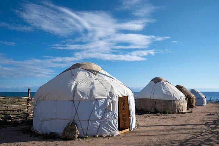 2-Day Issyk-Kul Yurt Stay, Eagle Show & Canyons: Burana Tower to Bokonbaevo