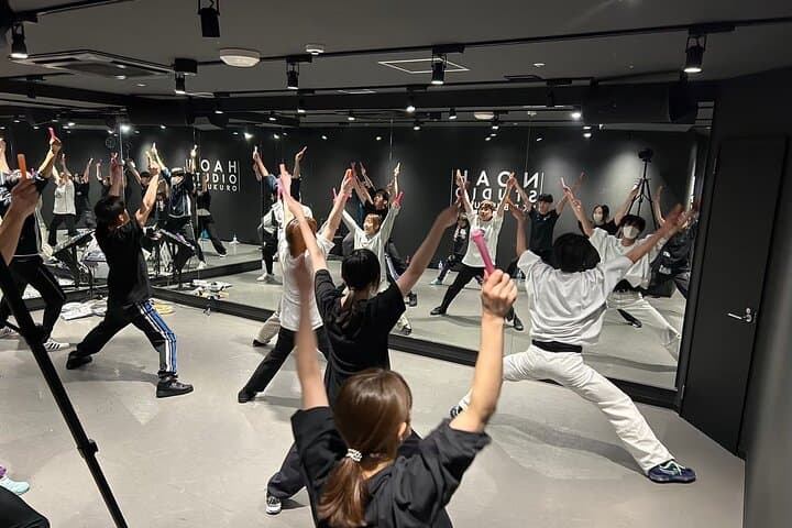 Learn Wotagei in Tokyo — Champion-Led Penlight Workshop with ZERO-UCHI photo 2