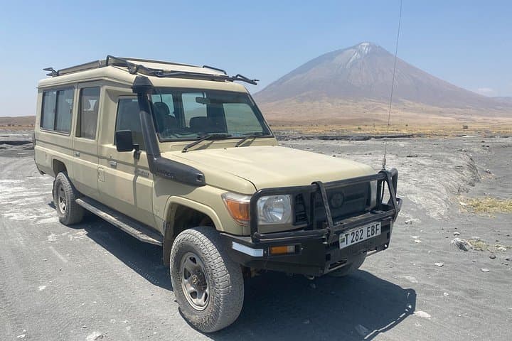 Arusha National Park Day Trip: Game Drive to Momella Lakes & Ngurdoto Crater