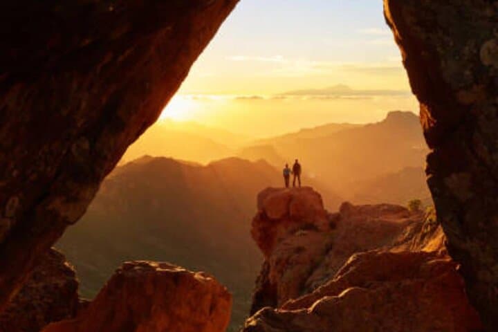 Roque Nublo Base Camp: Guided Hike, Picnic & Beginner Climbing in Gran Canaria
