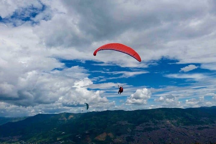 Paragliding over Medellín: Tandem Flights Above the Aburrá Valley photo 2