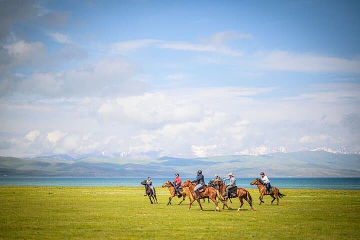 Song Kul Lake Nomadic Adventure: 2-Day Yurt Camp, Passes & Horseback Trails photo 2