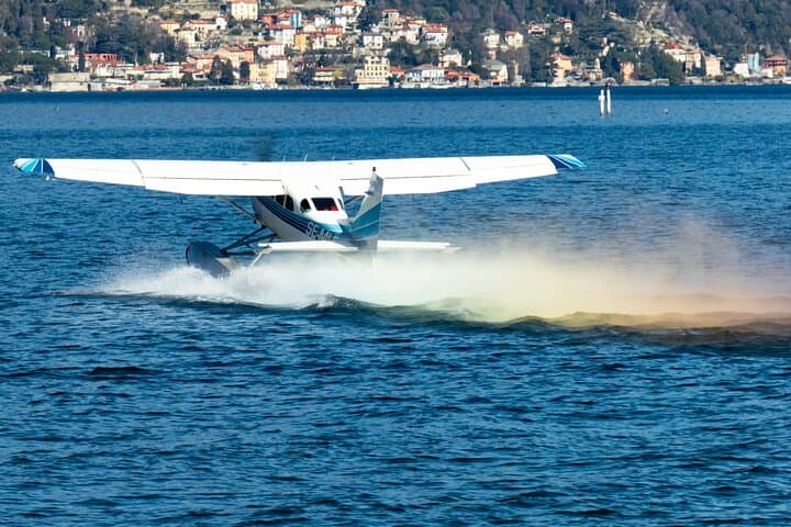 Como City Walking Tour and Lake Como Scenic Flight: Seaplane Views of Villa del Balbianello photo 4