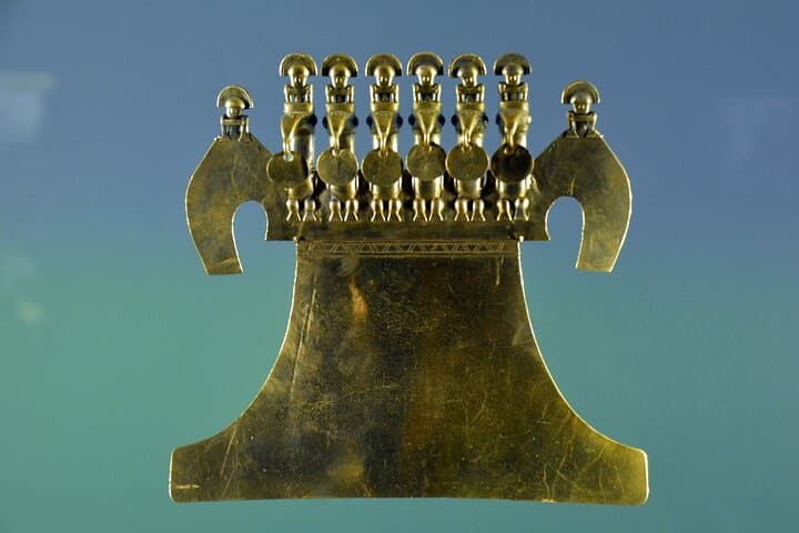 Inside Bogotá’s Gold Museum: Private Guided Tour of El Dorado and Pre‑Columbian Treasures photo 4