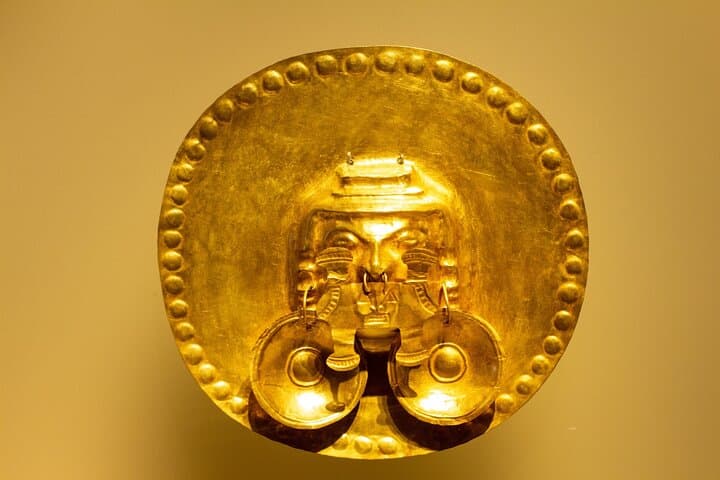 Inside Bogotá’s Gold Museum: Private Guided Tour of El Dorado and Pre‑Columbian Treasures photo 6