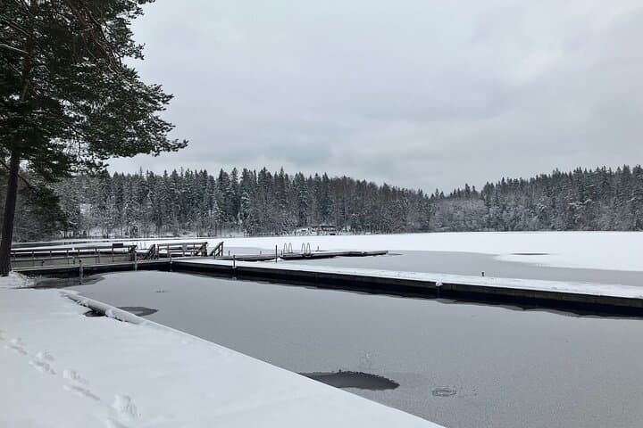 Sipoonkorpi Smoke Sauna and 6km Hike to Kuusijärvi: Traditional Finnish Sauna and Lake Dip photo 3