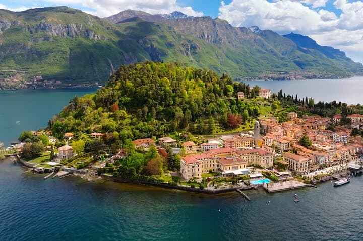 Como City Walking Tour and Lake Como Scenic Flight: Seaplane Views of Villa del Balbianello photo 3