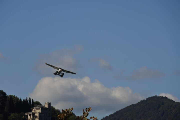 Como City Walking Tour and Lake Como Scenic Flight: Seaplane Views of Villa del Balbianello photo 6