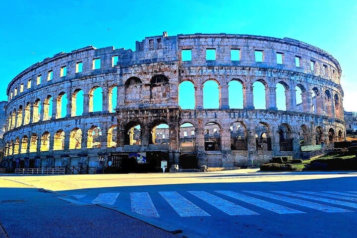 Pula Historical Walking Tour: Roman Amphitheatre & Old Town Guided Walk