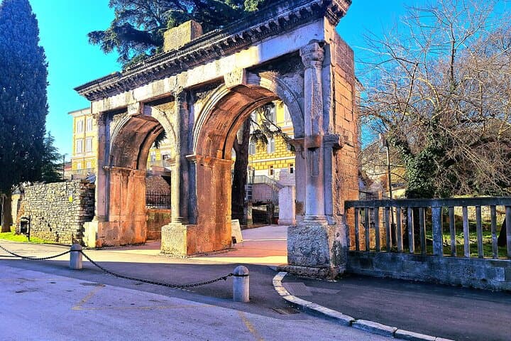 Pula Historical Walking Tour: Roman Amphitheatre & Old Town Guided Walk photo 5