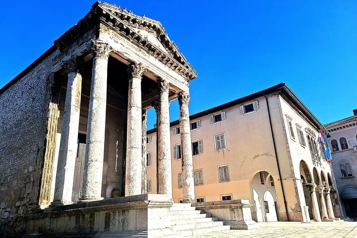 Pula Historical Walking Tour: Roman Amphitheatre & Old Town Guided Walk photo 3