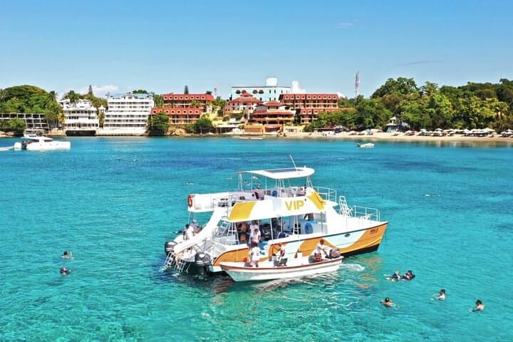 Sunset Catamaran Party Cruise from Sosúa — Snorkel, Lunch & Open Bar in Puerto Plata photo 4
