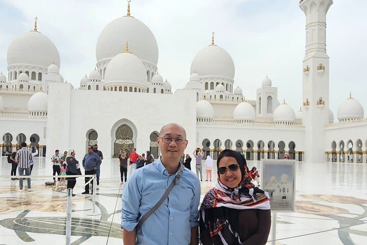 Private Abu Dhabi Day Tour — Sheikh Zayed Grand Mosque, Corniche & BAPS Mandir photo 2