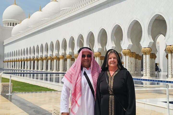 Private Abu Dhabi Day Tour — Sheikh Zayed Grand Mosque, Corniche & BAPS Mandir photo 4