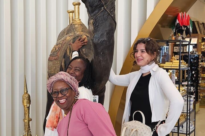 Private Abu Dhabi Day Tour — Sheikh Zayed Grand Mosque, Corniche & BAPS Mandir photo 5