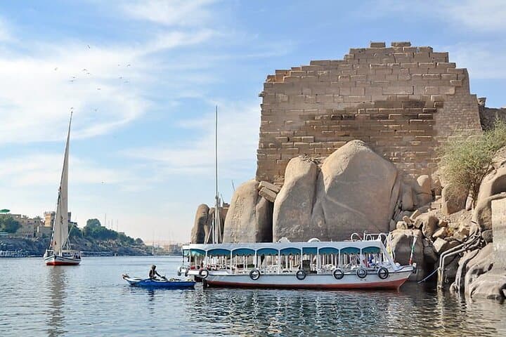 Aswan Private Tour: Kitchener's Botanical Garden & Elephantine Island
