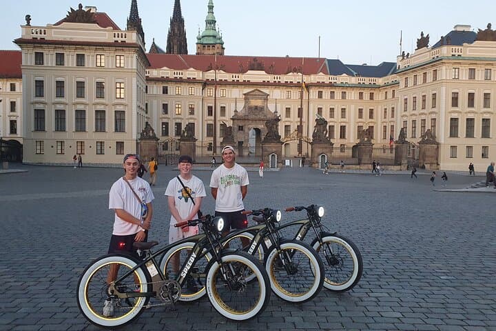 E‑bike Prague: Viewpoints & Historic Sights in 2.5 Hours photo 3