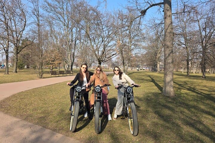Prague Viewpoints & Castle Circuit: 10km E‑Bike Highlights Tour photo 6