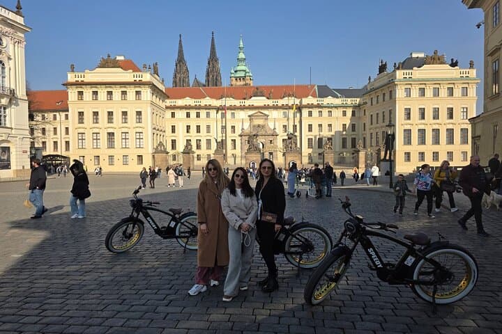Prague Viewpoints & Castle Circuit: 10km E‑Bike Highlights Tour