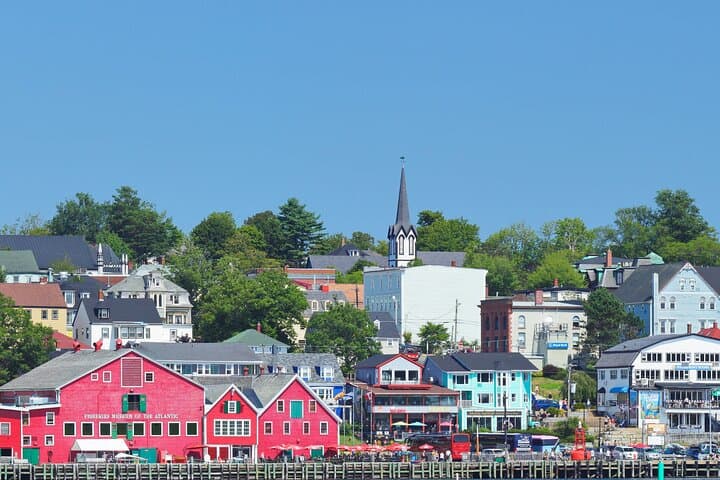 Halifax to Lunenburg & Mahone Bay: 4-Hour Private Coastal Escape