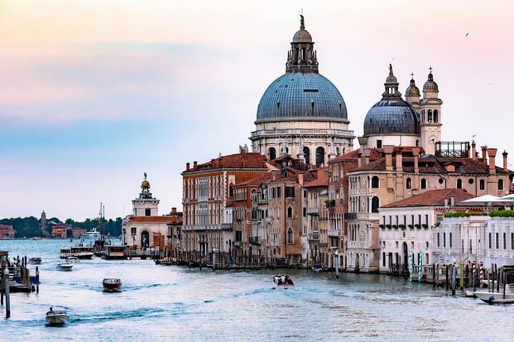 Shared Gondola Ride on Venice's Grand Canal — 30-Min Experience