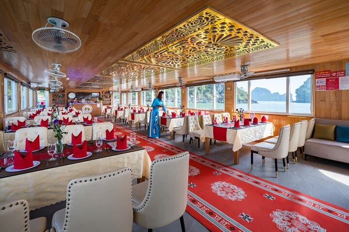 Ha Long Bay Day Cruise: Sung Sot Cave, Kayaking & Ti Top Island photo 3