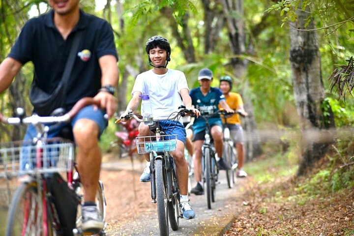 Pedal-Assist Paths: Private E‑Bike Tour Through Bali’s Rivers and Rice Fields photo 2