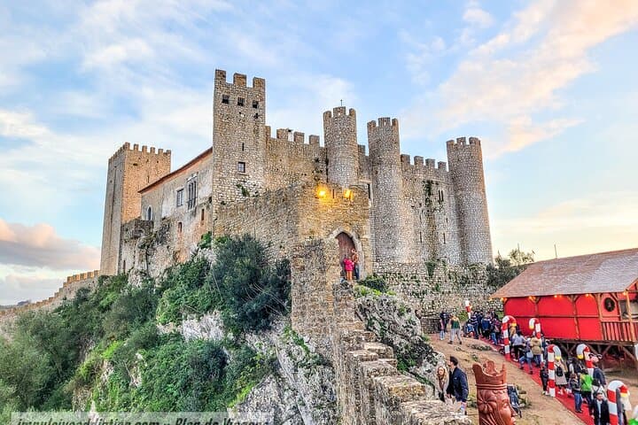 Óbidos Castle, Nazaré & Batalha Monastery: Day Tour from Lisbon