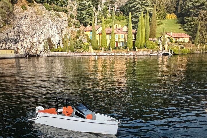 Lake Como Prosecco Boat Tour: 1-Hour Shared Cruise from Como photo 5